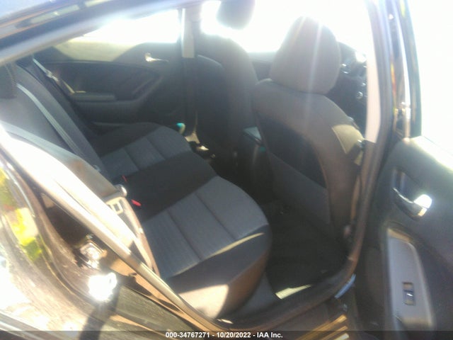2018 Kia Forte, VIN: 3KPFL4A75JE262884