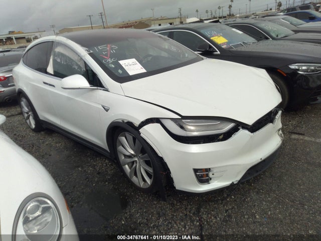 2020 Tesla Model X, VIN: 5YJXCDE25LF238049