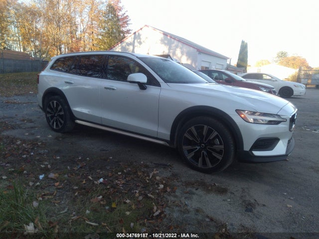 2020 Volvo V60, VIN: YV4102WKXL1045709