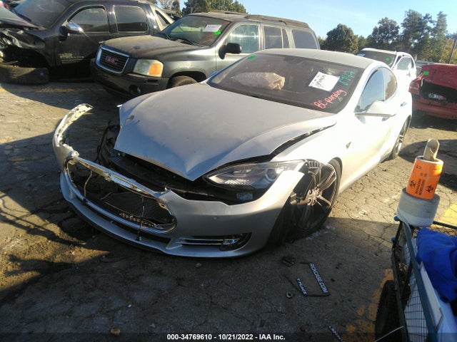 2015 Tesla Model S, VIN: 5YJSA1E23FF118947