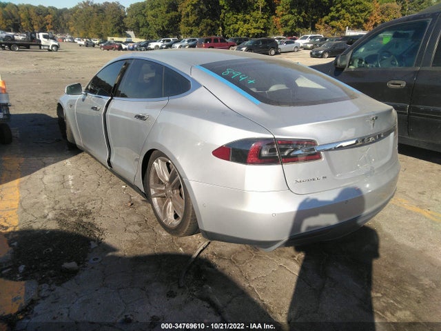 2015 Tesla Model S, VIN: 5YJSA1E23FF118947