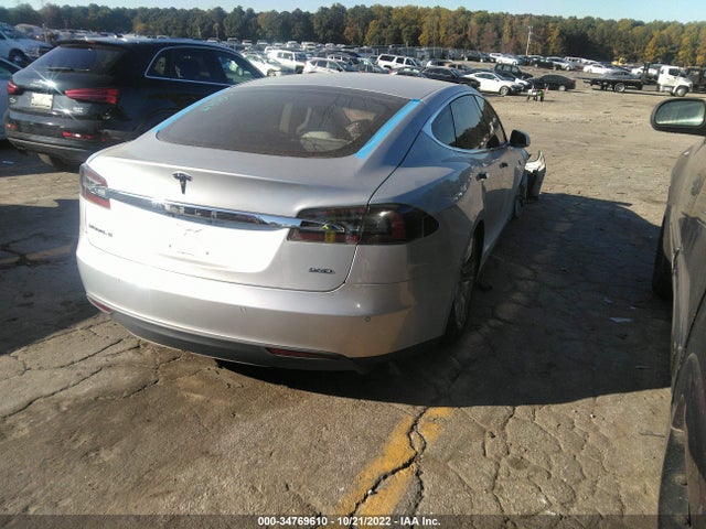 2015 Tesla Model S, VIN: 5YJSA1E23FF118947