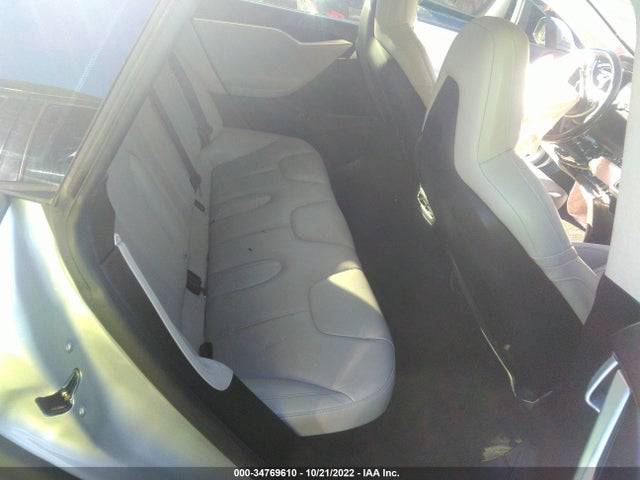 2015 Tesla Model S, VIN: 5YJSA1E23FF118947