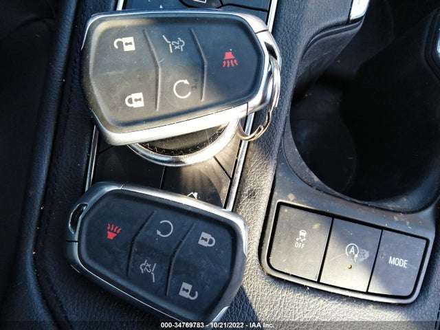 2020 Cadillac XT4, VIN: 1GYFZDR4XLF090153