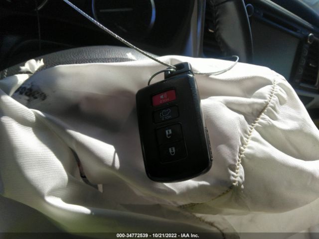 5TDJGRFH5KS060728 Toyota Highlander Hybrid Xle