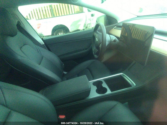 Tesla Model Y Long Range 2021 5YJYGDEE1MF125557 Image 6