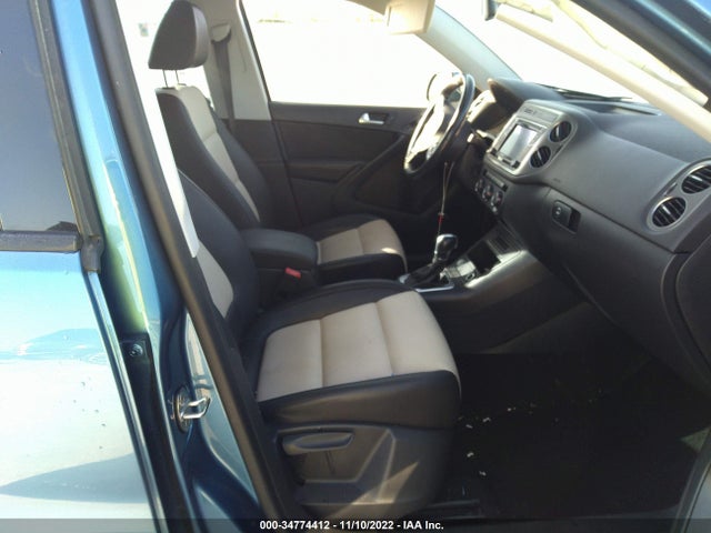 WVGAV7AX9HK004473 Volkswagen TIGUAN