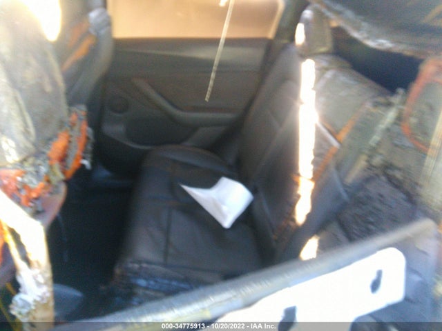 Tesla Model Y Long Range 2021 5YJYGDEE2MF214912 Image 8