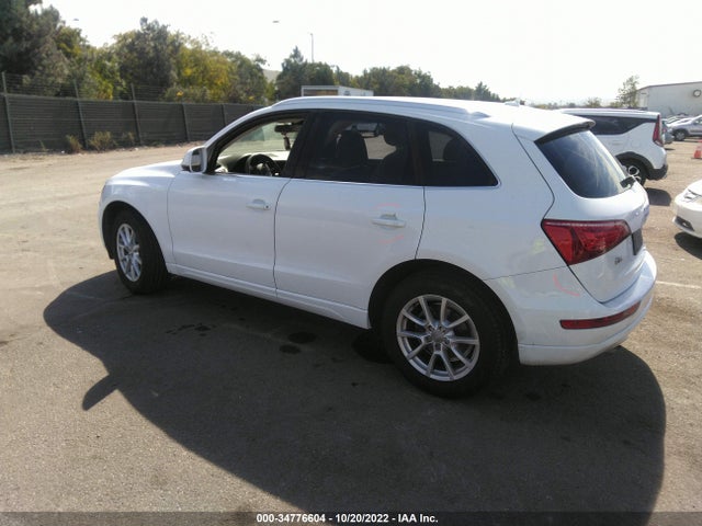 WA1CFBFP5BA107175 Audi Q5 2.0t Premium