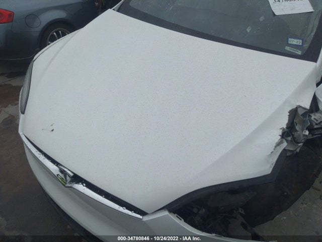 2018 Tesla Model X, VIN: 5YJXCBE44JF085845
