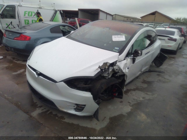 2018 Tesla Model X, VIN: 5YJXCBE44JF085845