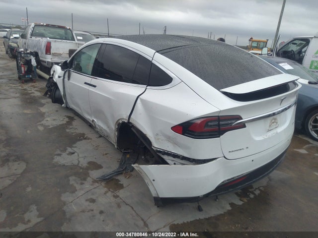 2018 Tesla Model X, VIN: 5YJXCBE44JF085845