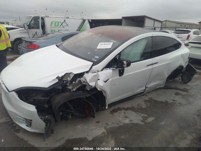 2018 Tesla Model X, VIN: 5YJXCBE44JF085845
