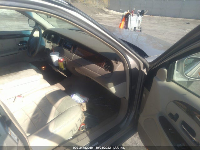 Lincoln Town Car Executive 2000 1LNHM81W3YY787821 Image 6