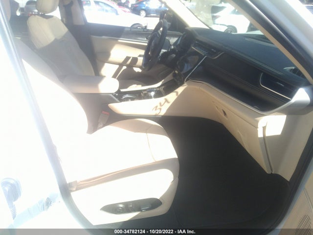 2022 Jeep Grand Cherokee, VIN: 1C4RJGBG6N8567992