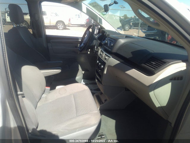 Volkswagen Routan S 2010 2V4RW4D1XAR324537 Image 6