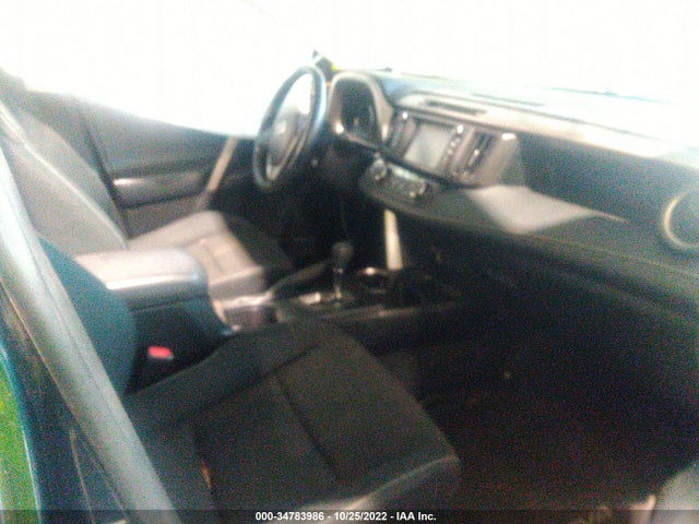 2018 Toyota RAV4, VIN: JTMRJREV8JD232885
