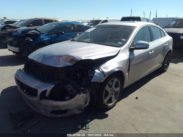 Volvo S60 T5 2012 YV1622FS3C2076520 Image 2