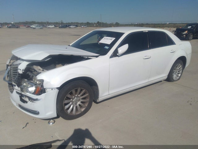 Chrysler 300 2012 2C3CCAAG0CH104661 Image 2