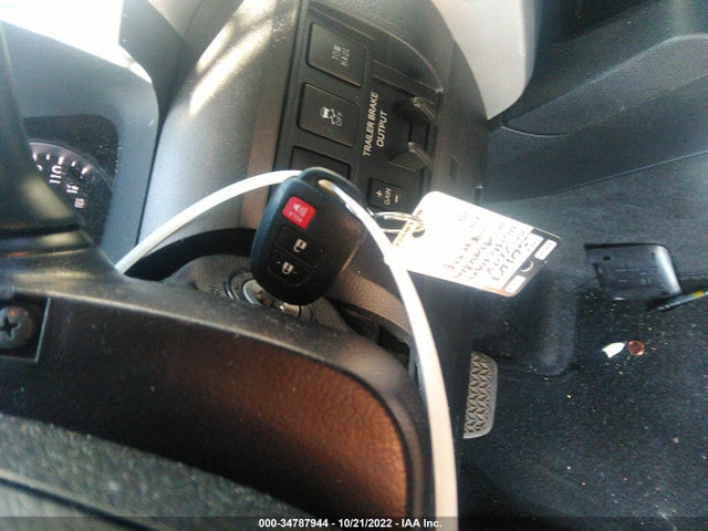 2018 Toyota Tundra, VIN: 5TFEY5F13JX235965