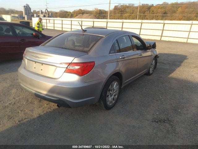 Chrysler 200 LX 2013 1C3CCBAB6DN654613 Image 4