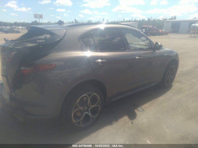 ZASPAKBN2N7D50123 Alfa Romeo Stelvio Veloce