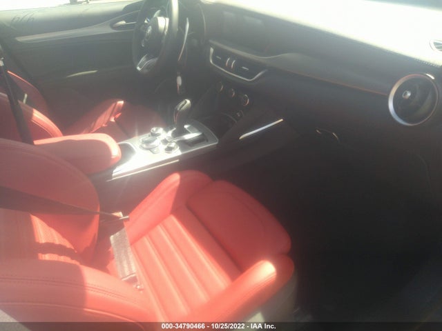 ZASPAKBN2N7D50123 Alfa Romeo Stelvio Veloce
