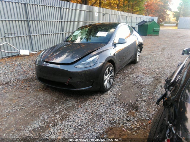 Tesla Model Y Long Range 2022 7SAYGAEE4NF532162 Image 2
