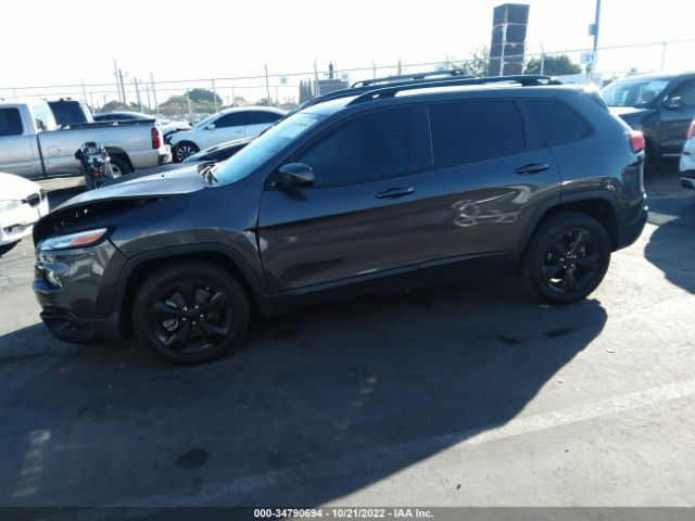 1C4PJLCB2JD595597 Jeep Cherokee Latitude