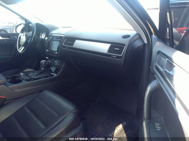 WVGEF9BP6CD006610 Volkswagen Touareg Sport