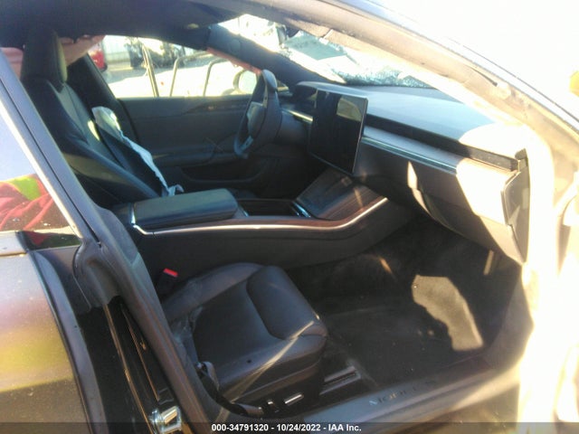 2022 Tesla Model S, VIN: 5YJSA1E5XNF483828