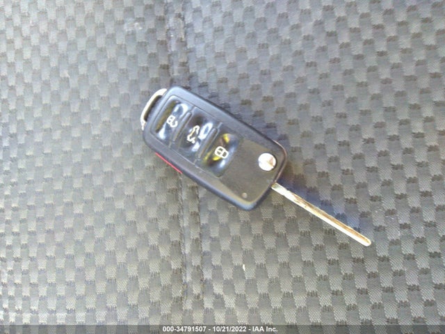 2011 VOLKSWAGEN JETTA SEDAN VIN: 3VW2K7AJ0BM390534