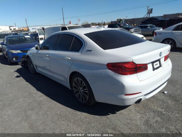 WBAJA9C5XJB033068 BMW 530e Iperformance