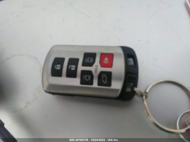 2020 Toyota Sienna, VIN: 5TDYZ3DC0LS085888