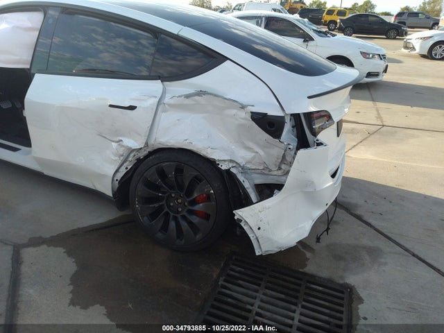 Tesla Model Y Performance 2022 7SAYGDEF1NF521162 Image 6