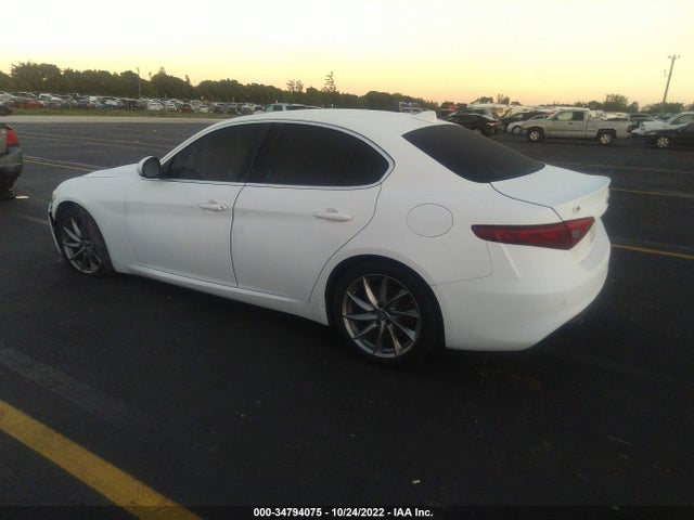 2017 Alfa Romeo Giulia, VIN: ZARFAEDN1H7547331