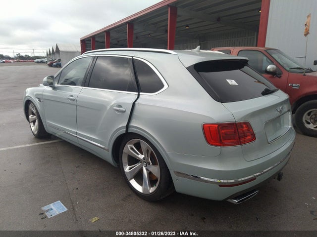 2018 Bentley Bentayga, VIN: SJAAC2ZV4JC019321
