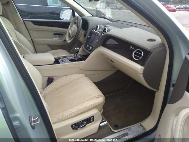 2018 Bentley Bentayga, VIN: SJAAC2ZV4JC019321