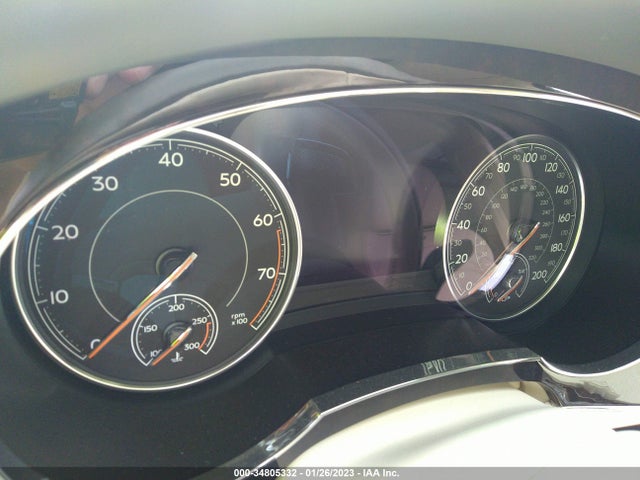 2018 Bentley Bentayga, VIN: SJAAC2ZV4JC019321