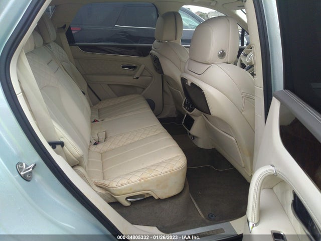 2018 Bentley Bentayga, VIN: SJAAC2ZV4JC019321