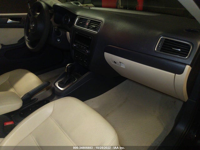 2014 VOLKSWAGEN JETTA SEDAN SE VIN: 3VWD17AJ2EM425929