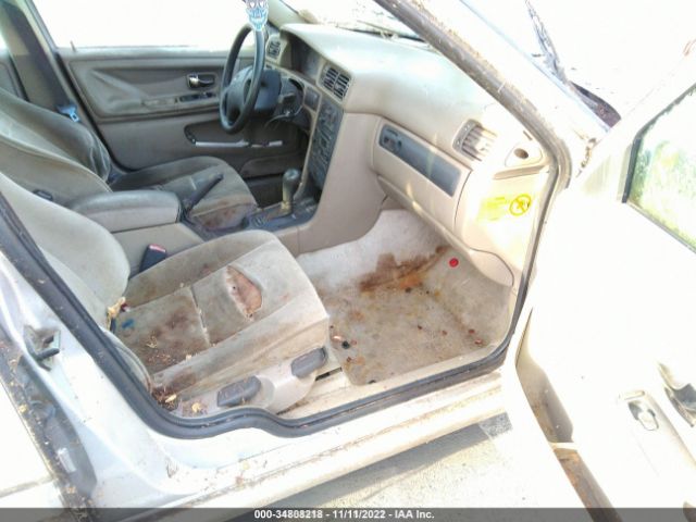 YV1LW5570W2525291 Volvo V70