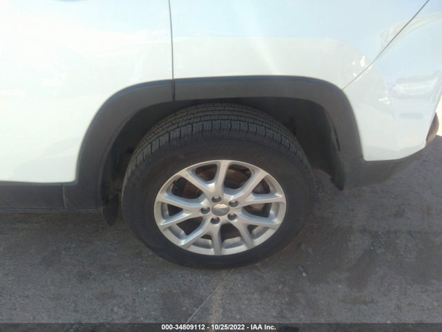 2016 Jeep Cherokee, VIN: 1C4PJLCB7GW329585