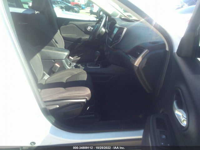2016 Jeep Cherokee, VIN: 1C4PJLCB7GW329585