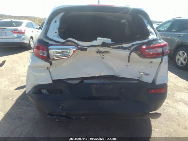 2016 Jeep Cherokee, VIN: 1C4PJLCB7GW329585