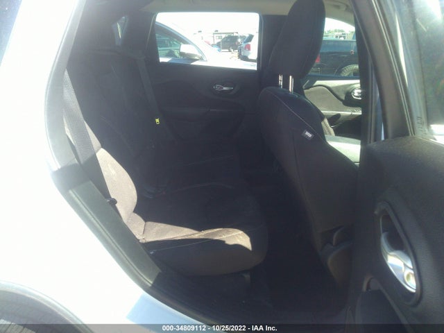 2016 Jeep Cherokee, VIN: 1C4PJLCB7GW329585