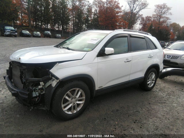 2015 KIA SORENTO LX VIN: 5XYKTDA69FG647140