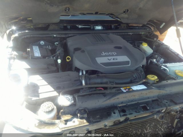 1C4BJWEG4EL278727 Jeep Wrangler Unlimited Sahara