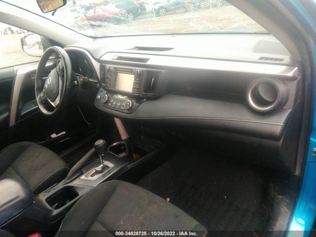2017 Toyota RAV4, VIN: JTMRJREV2HD103776