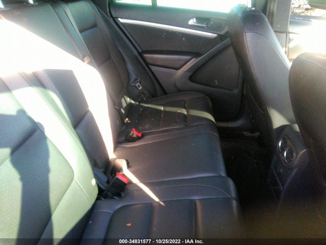 WVGAV7AX0GW614141 Volkswagen Tiguan R-line